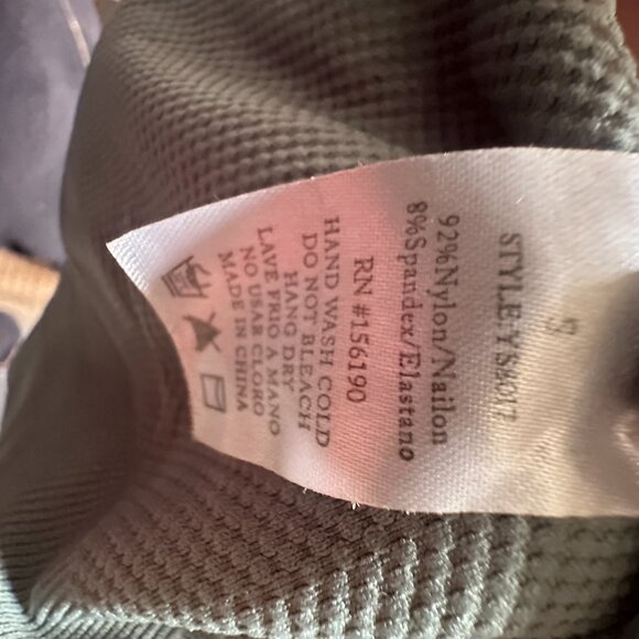 Seamless, ribbed longline sports bra. - Picture 4 of 5